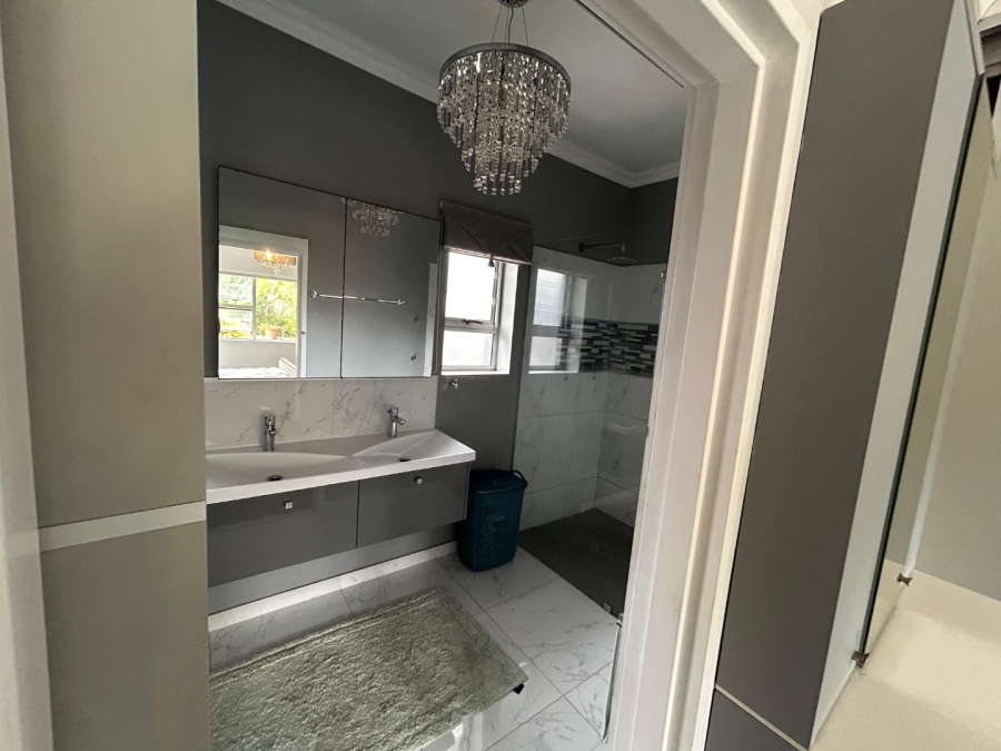 To Let 4 Bedroom Property for Rent in Mill Park Eastern Cape